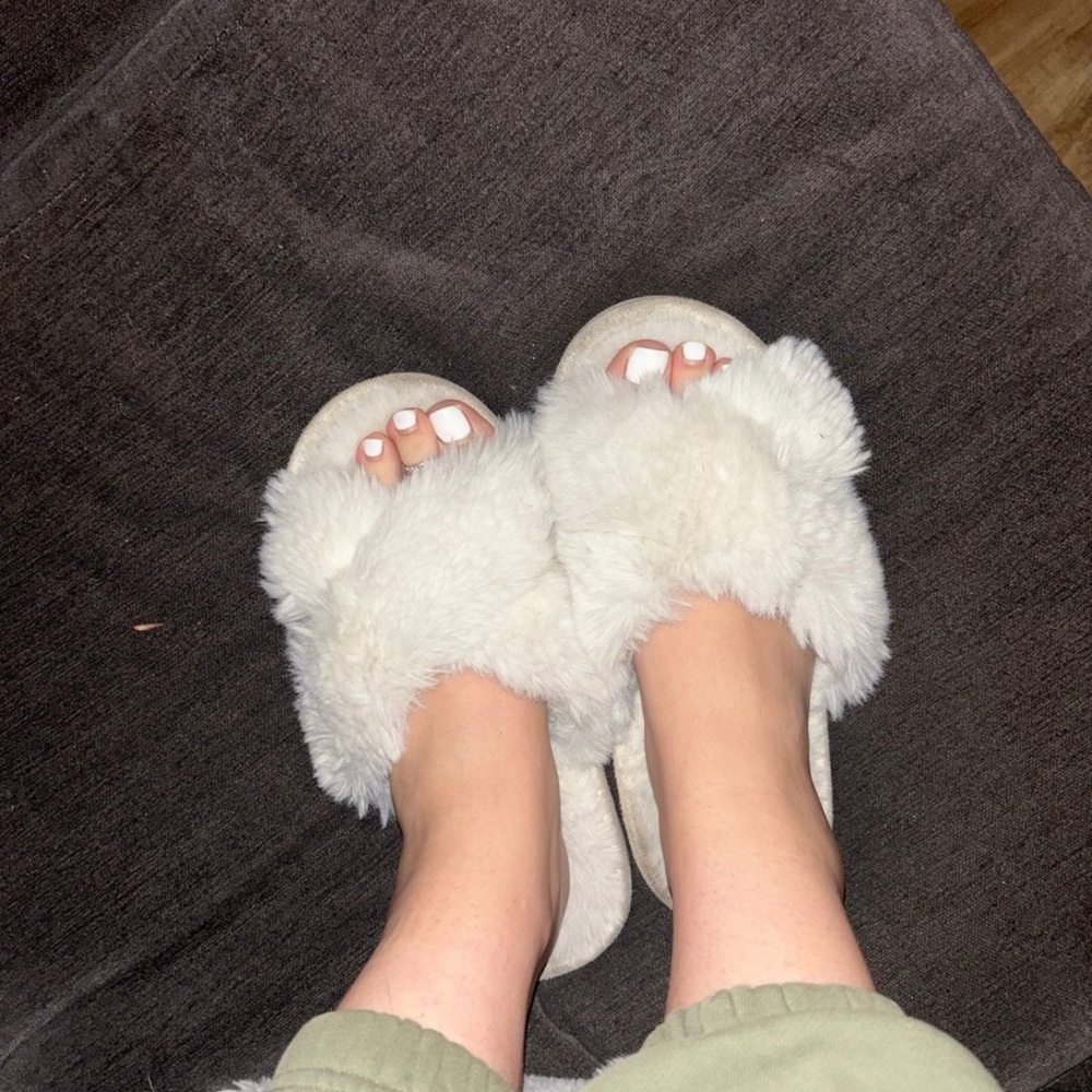 Very Worn Women’s Slippers